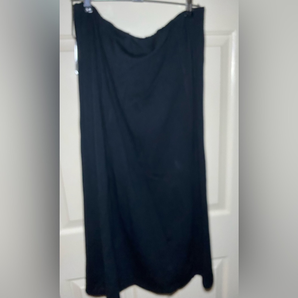 REQUIREMENTS® Black Stretch Skirt Size L Rayon Blend